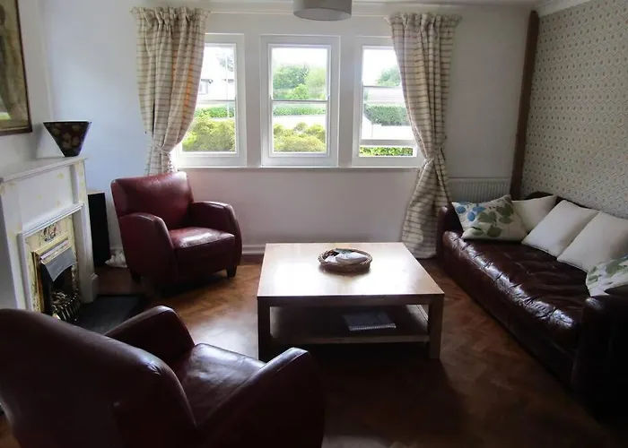 Lovely 3 Bed House Close To Carlyon Bay Beach!