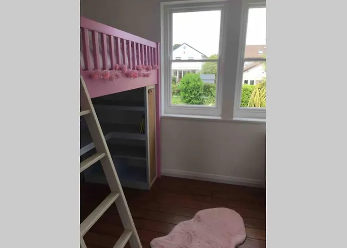 Lovely 3 Bed House Close To Carlyon Bay Beach!