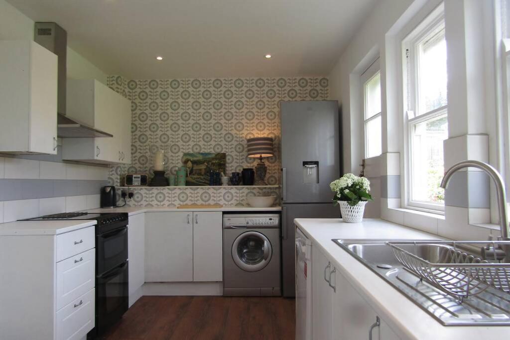 Lovely 3 Bed House Close To Beach! Holiday home Carlyon Bay